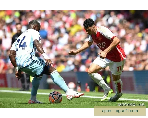 弗莱肯英超主场神奇助攻莫派单刀破门成焦点