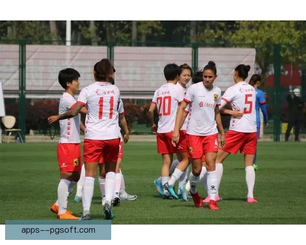 女足球员康复治疗条件提升配备专业康复师与先进设备 女足球员康复治疗条件提升配备专业康复师与先进设备